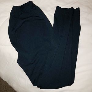 Lululemon woven on the fly pant navy blue